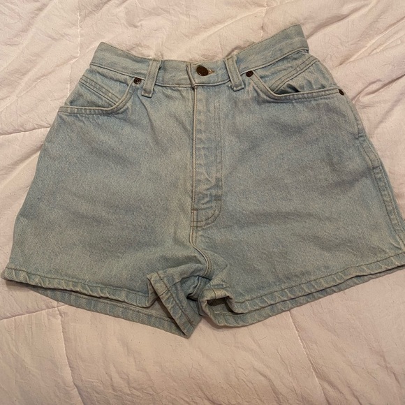 Light wash high waist vintage shorts - Picture 1 of 4